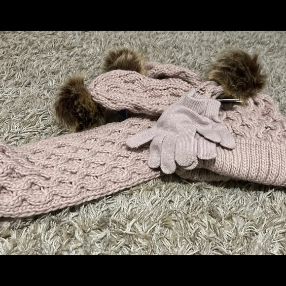 Other - Girls Hat, Gloves, and Scarf Set.